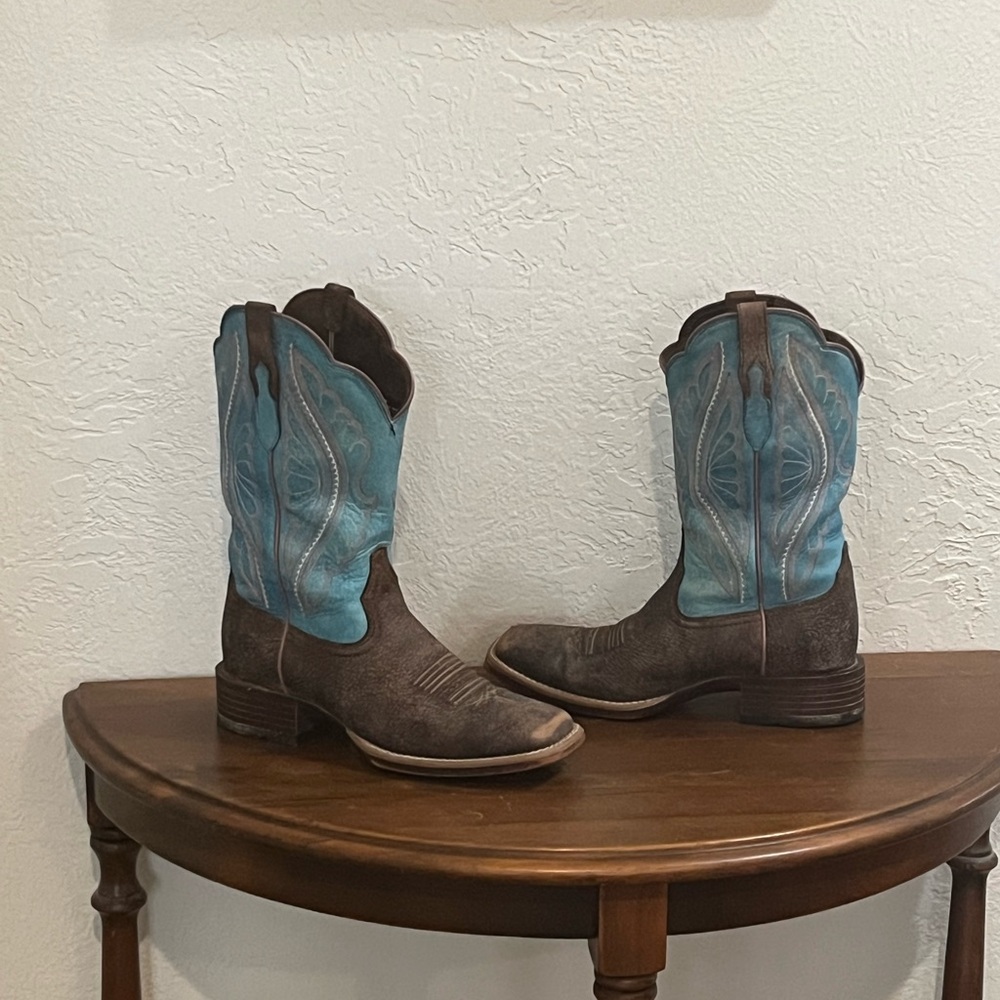Ariat Brown Leather Cowboy Boots with Turquoise Shaft - Picture 7 of 8